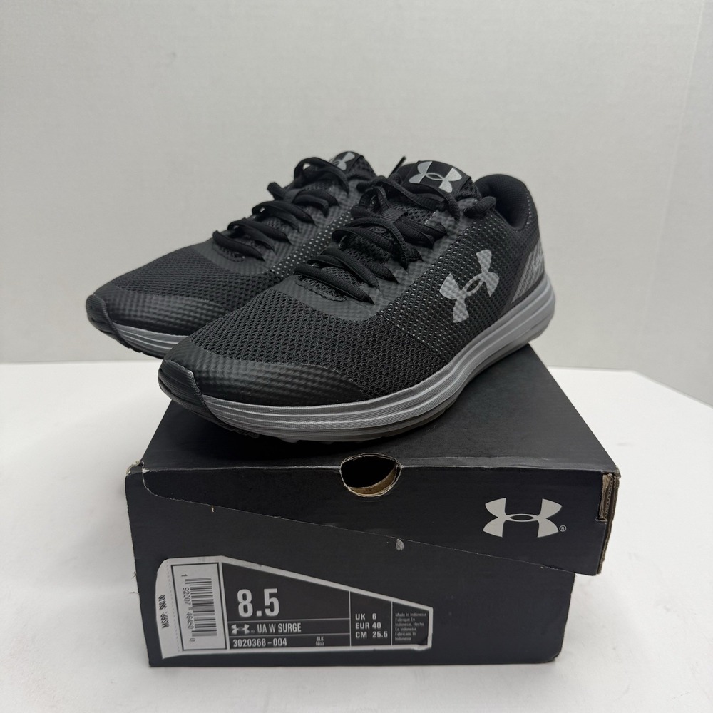 Under Armour Surge Women’s Running Shoes Black Gray 3020368-004 Size 8.5 NEW